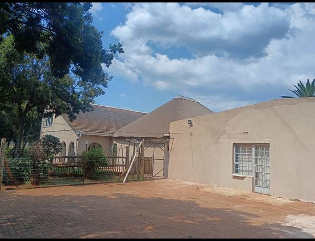 4 BEDROOM FREEHOLD FOR SALE IN AVALONIA AH